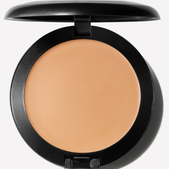 MAC NC30 Full Coverage Foundation - Picture 2 of 9